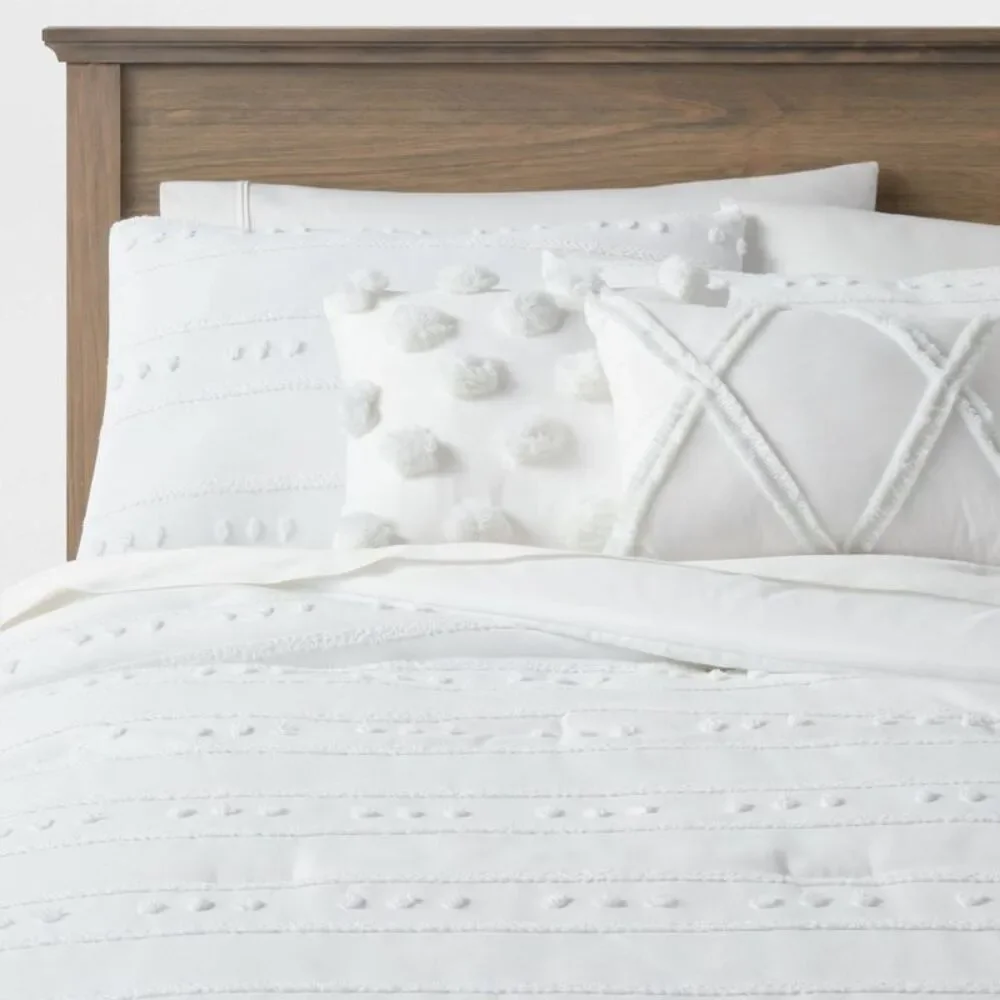Threshold Twin/Twin XL White Textured Pom-Pom Comforter Set